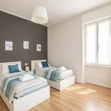 Elengante E Spazioso Vicino Al E Al Centro Apartament Lecco