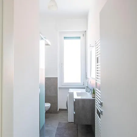 Apartament Elengante E Spazioso Vicino Al E Al Centro Lecco